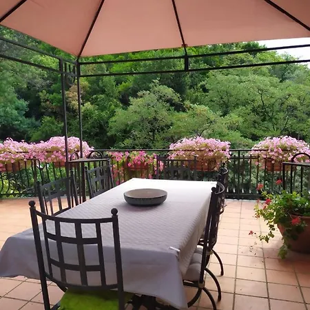 Lujocanda Nocleg ze śniadaniem 3*