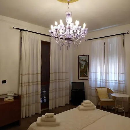 Alojamento de Acomodação e Pequeno-almoço Lujocanda Casarza Ligure